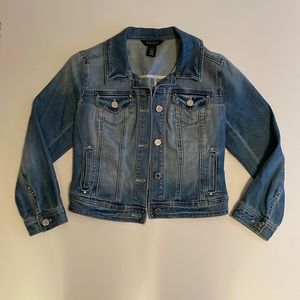WHBM/Long-sleeve jean jacket/snap front.Size 2.Patch pockets.Button cuff sleeve.